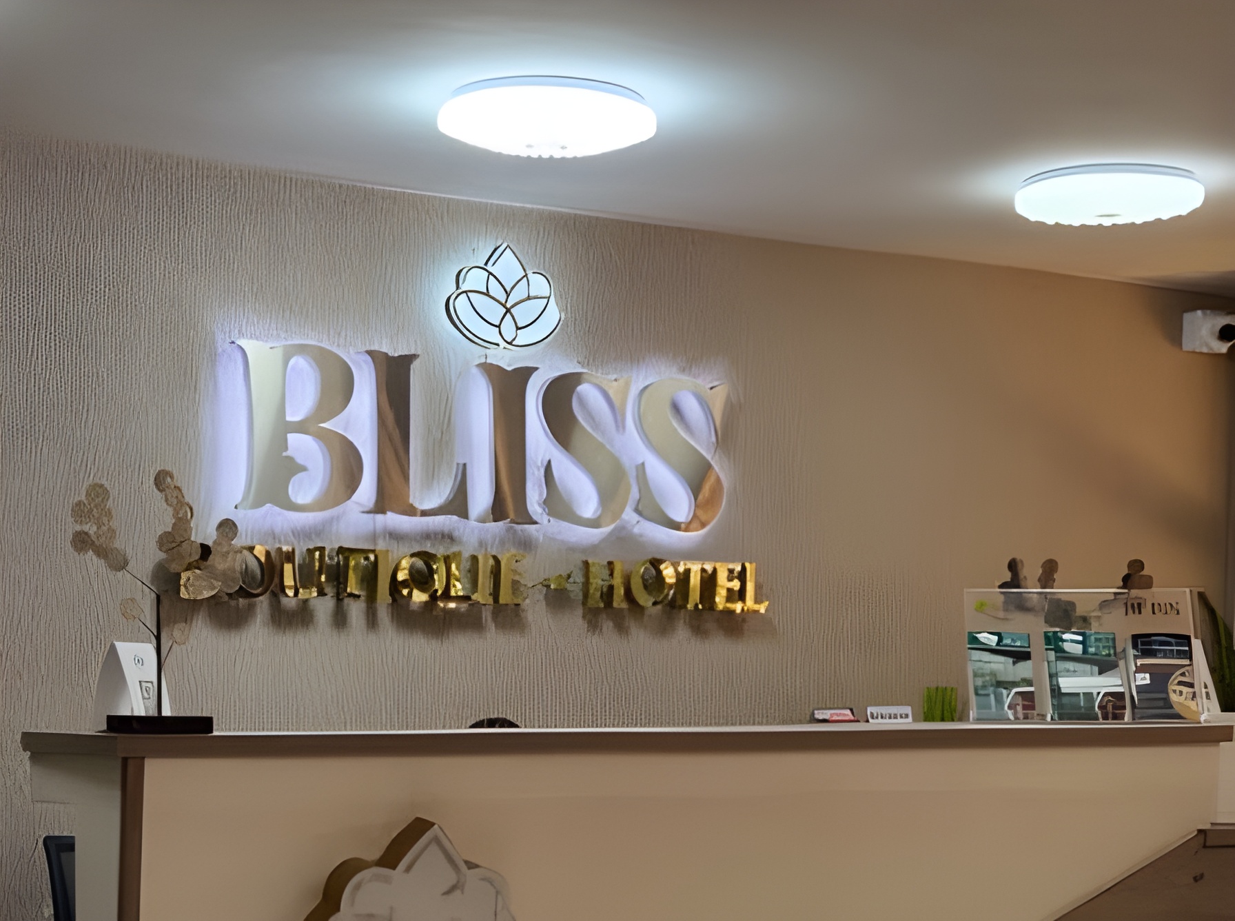 Hotel Bliss